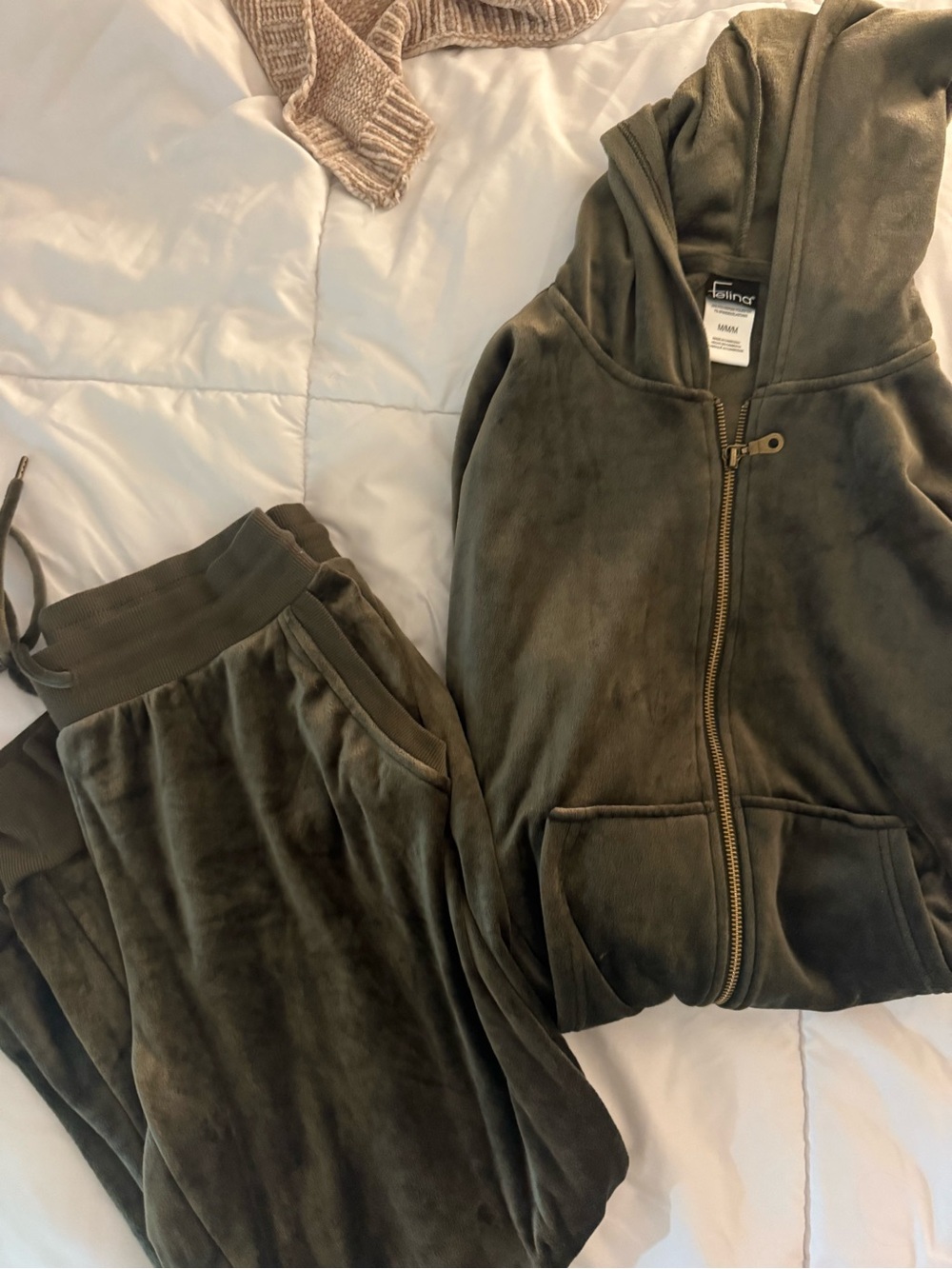 Felina Olive Green Velour Women’s Silky Jogger Set